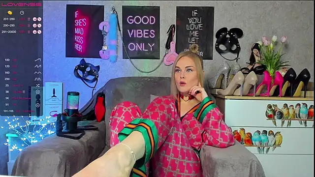 HannaKorsak online show from March 2025 06:55:01 PM