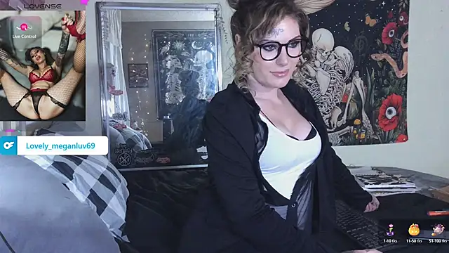 meganluv69 online show from December 2024 12:44:02 PM
