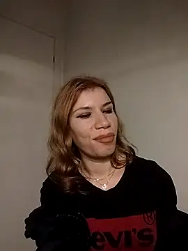 Snapshot of EvaRush chatting on November 2025 06:41:02 PM EvaRush online show from November 2025 06:41:02 PM