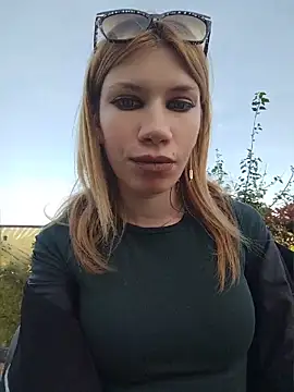 EvaRush online show from May 2026 04:04:02 PM