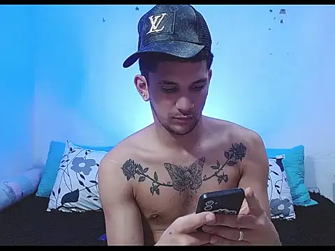 Snapshot of tylor_boy chatting on April 2026 09:29:02 PM tylor boy online show from April 2026 09:29:02 PM