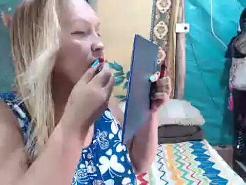 Snapshot of mom_son_dirty chatting on October 2025 02:47:02 PM mom son dirty online show from October 2025 02:47:02 PM