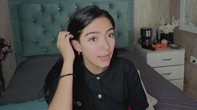 Marcelaa fox online show from April 2026 08:47:01 PM
