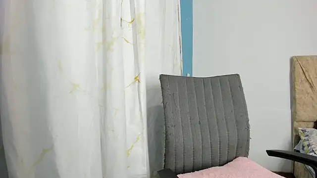 Snapshot of RachelJones_ chatting on March 2026 05:57:02 AM RachelJones online show from March 2026 05:57:02 AM