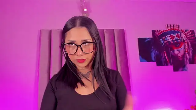 Snapshot of Isabella_Flowers chatting on April 2026 06:05:01 AM Isabella Flowers online show from April 2026 06:05:01 AM