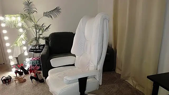 YourMarthaMayer online show from January 2025 08:04:01 PM