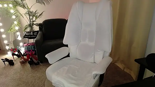 YourMarthaMayer online show from March 2025 05:49:01 PM