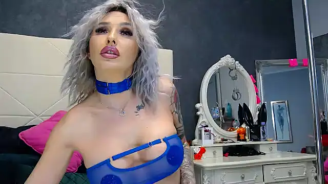 IssaSmith online show from January 2025 08:24:01 AM