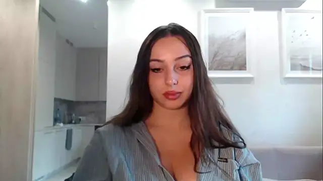 courtneyPerfect online show from September 2025 01:47:02 PM