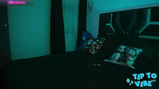 Snapshot of TinnaDawsom chatting on December 2024 10:19:01 PM TinnaDawsom online show from December 2024 10:19:01 PM