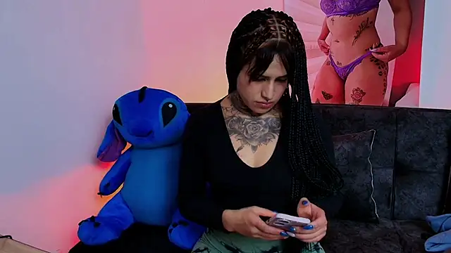 Snapshot of TinnaDawsom chatting on February 2025 11:47:02 PM TinnaDawsom online show from February 2025 11:47:02 PM