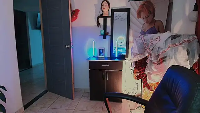 Snapshot of TinnaDawsom chatting on February 2026 12:44:01 AM TinnaDawsom online show from February 2026 12:44:01 AM