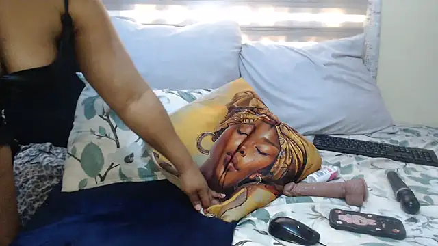 Foxybrownxx1 online show from June 2026 03:11:02 PM