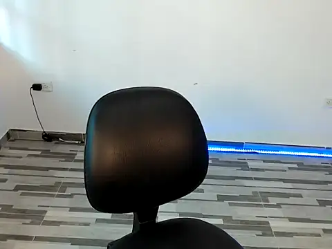 Snapshot of naomi_h1 chatting on April 2026 07:18:02 PM naomi h1 online show from April 2026 07:18:02 PM