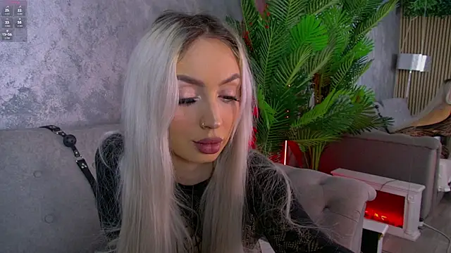 Snapshot of BambiAndAyline chatting on November 2025 05:32:02 AM BambiAndAyline online show from November 2025 05:32:02 AM