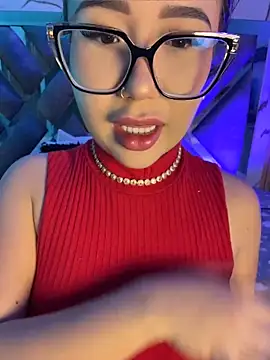LylaLee111 online show from May 2026 01:51:02 PM