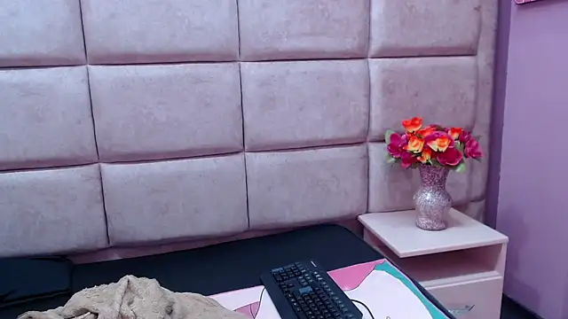 Miaa Smiith  online show from December 2024 02:36:02 AM