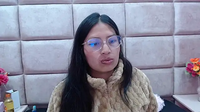 Miaa Smiith  online show from January 2025 06:33:02 AM