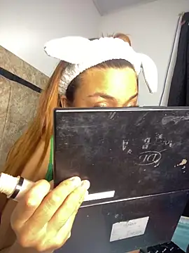 bunniestwosomee online show from June 2026 02:45:01 AM