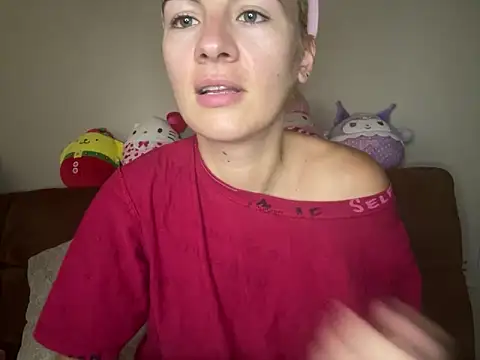 Snapshot of girlfriendmissy chatting on October 2025 08:42:02 PM girlfriendmissy online show from October 2025 08:42:02 PM