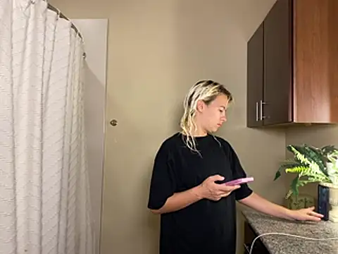 Snapshot of girlfriendmissy chatting on February 2026 01:01:02 AM girlfriendmissy online show from February 2026 01:01:02 AM