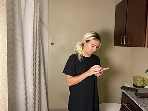 Snapshot of girlfriendmissy chatting on March 2026 05:29:02 PM girlfriendmissy online show from March 2026 05:29:02 PM