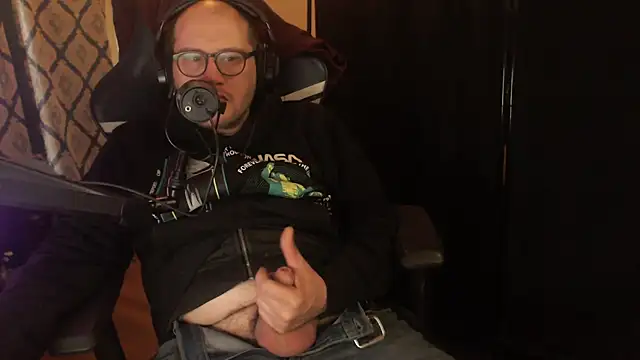 chicostick413 online show from February 2026 06:37:02 PM