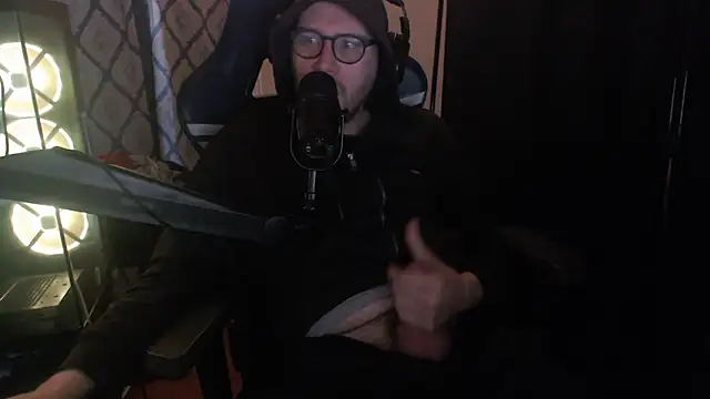 chicostick413 online show from February 2026 01:41:01 PM