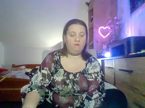 Snapshot of ReifeVenna chatting on October 2025 06:41:02 PM ReifeVenna online show from October 2025 06:41:02 PM