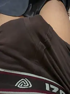 Strong bull online show from February 2026 06:42:02 AM