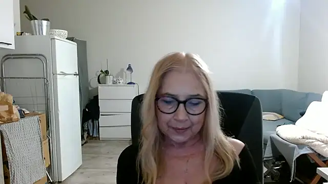 Snapshot of sofia_xkiss chatting on February 2025 02:46:02 PM sofia xkiss online show from February 2025 02:46:02 PM