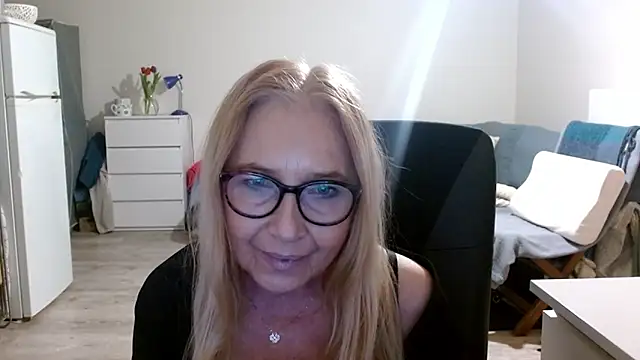 Snapshot of sofia_xkiss chatting on March 2025 06:11:01 PM sofia xkiss online show from March 2025 06:11:01 PM