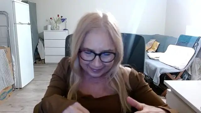 Snapshot of sofia_xkiss chatting on March 2025 02:44:01 PM sofia xkiss online show from March 2025 02:44:01 PM