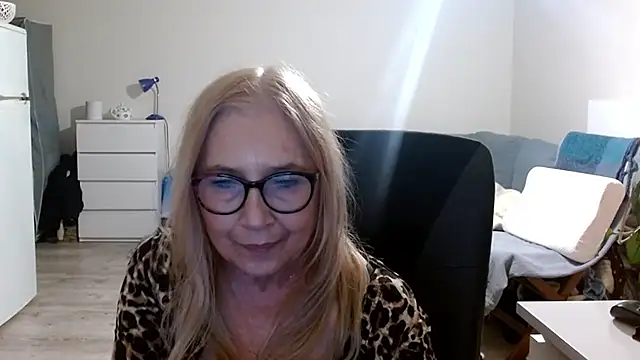 Snapshot of sofia_xkiss chatting on March 2025 05:46:01 PM sofia xkiss online show from March 2025 05:46:01 PM