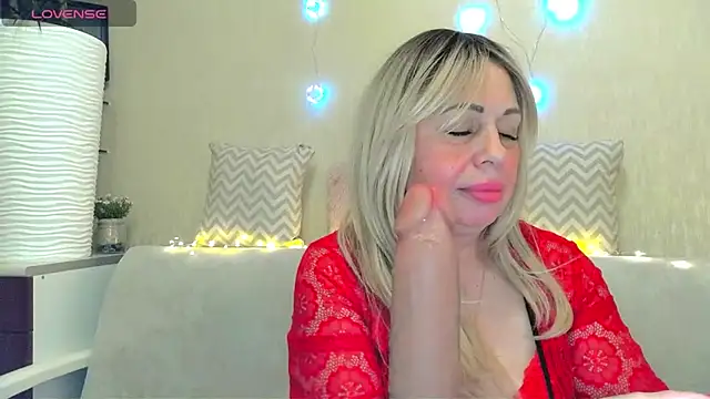 SusieNoreen online show from January 2025 04:41:01 AM