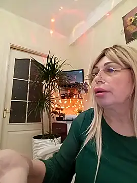 SusieNoreen online show from March 2025 11:44:02 AM