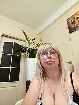 SusieNoreen online show from September 2025 02:44:02 AM