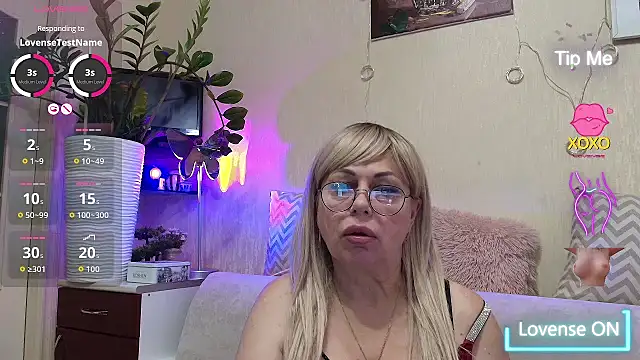 SusieNoreen online show from September 2025 11:48:01 PM