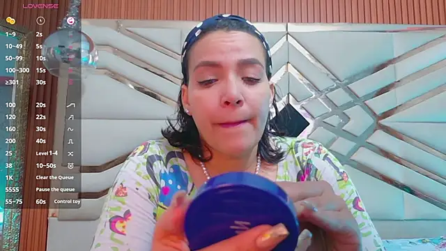 Sluttyandmature online show from June 2026 12:09:02 PM