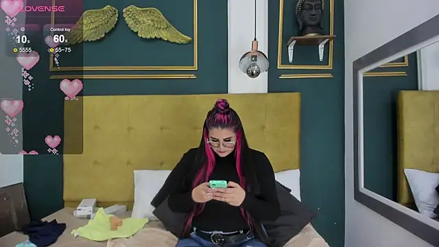 Snapshot of BellaPeers_ chatting on January 2025 12:53:02 PM BellaPeers online show from January 2025 12:53:02 PM