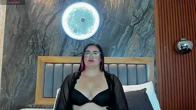 Snapshot of BellaPeers_ chatting on October 2025 11:44:02 AM BellaPeers online show from October 2025 11:44:02 AM