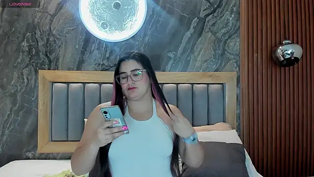 Snapshot of BellaPeers_ chatting on October 2025 12:23:02 PM BellaPeers online show from October 2025 12:23:02 PM