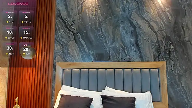 Snapshot of BellaPeers_ chatting on October 2025 11:44:02 AM BellaPeers online show from October 2025 11:44:02 AM