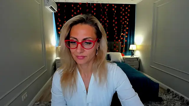 MuseOfStage online show from November 2025 12:31:02 PM