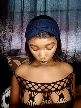 Shria107 online show from November 2025 09:15:01 AM