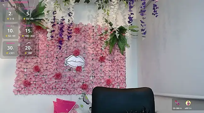 Snapshot of BLONDE_SEXYHOT chatting on January 2025 05:40:02 AM BLONDE SEXYHOT online show from January 2025 05:40:02 AM