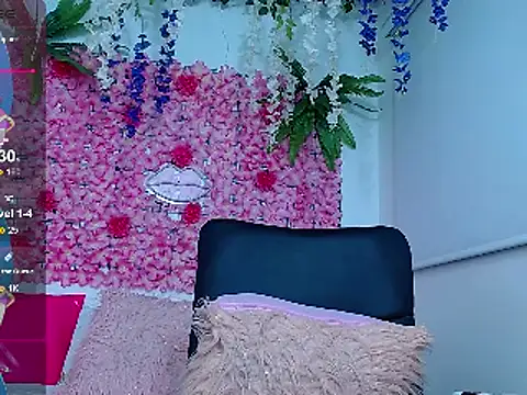 Snapshot of BLONDE_SEXYHOT chatting on March 2025 05:33:02 AM BLONDE SEXYHOT online show from March 2025 05:33:02 AM