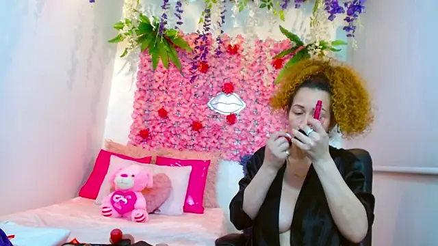 Snapshot of BLONDE_SEXYHOT chatting on October 2025 08:57:02 AM BLONDE SEXYHOT online show from October 2025 08:57:02 AM