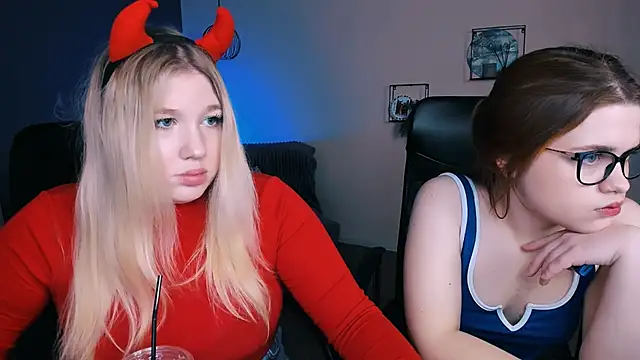 juli kisss online show from March 2025 07:49:02 PM