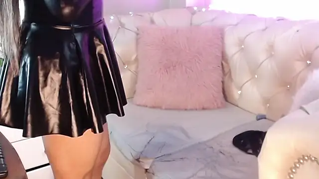 Barbie Fox online show from July 2026 09:57:01 PM
